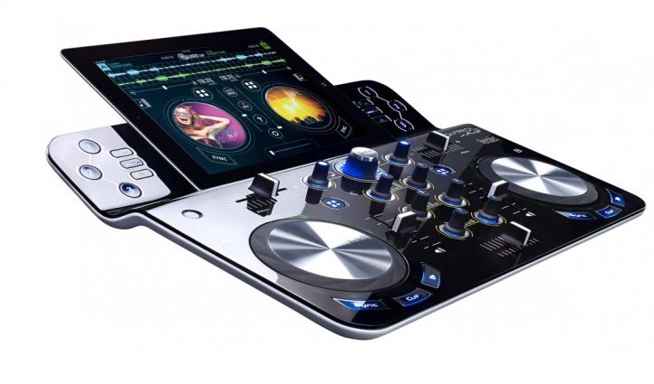 Hercules DJControl Wave M3