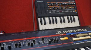 Roland JP-08 – So klein, der passt locker auf die Schulter ...