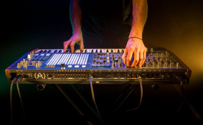 NAMM 2016: Arturia kündigt neuen großen Flaggschiff Synthesizer an - monophon.