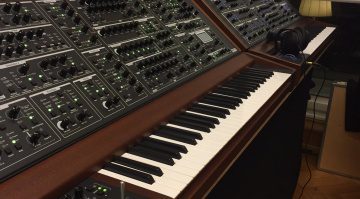 Schmidt Synthesizer - Eightvoice Polyphonic