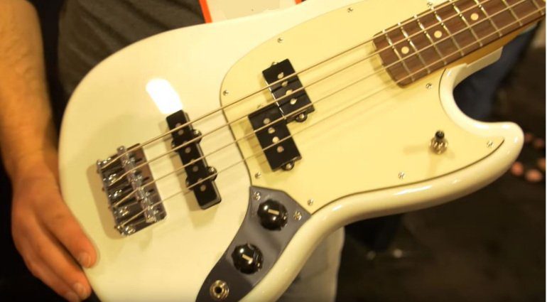Fender Offset Mustang BASS NAMM Sommer 2016 Front