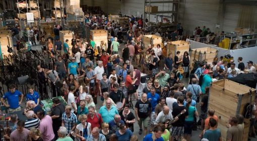 Thomann Musikerflohmarkt Menschen Massen