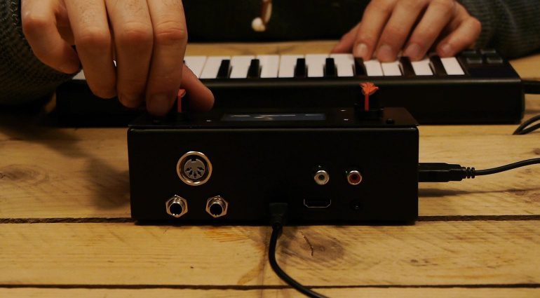 Zynthian Synthesizer Prototyp Rueckseite Back