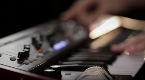 Jetzt ist es offiziell: der Behringer Analog Synth!