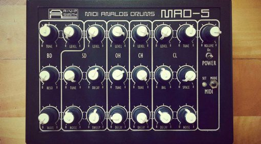 AVP Synth MAD-5 - analoge MIDI-Drummachine aus Russland