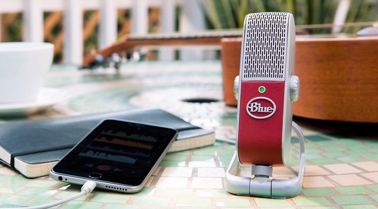 Blue Microphones Raspberry Podcast USB MIkrofon Front Tisch iOS