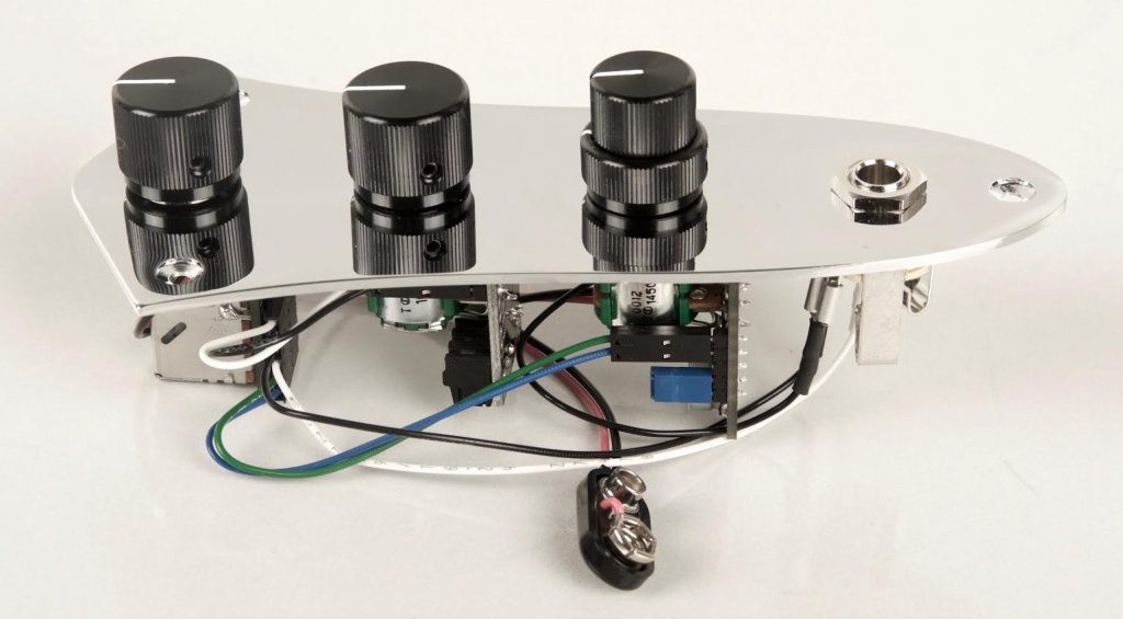 Sadowsky Onboard 2Band Preamp für Jazz Bässe gearnews.de