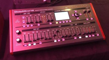 Behringer zeigt zur Superbooth DeepMind 6 und DeepMind 12 Desktop