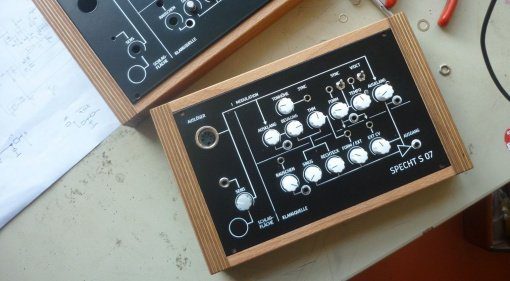 Curetronic Modular Specht S 07 - Klopf, klopf, wer klingt denn da?