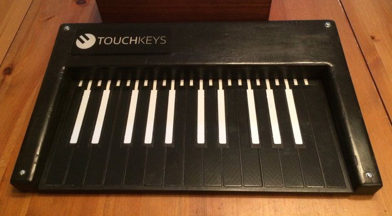 TouchKeys Stand-alone - berührungsempfindliches Keyboard mit CV Ausgängen