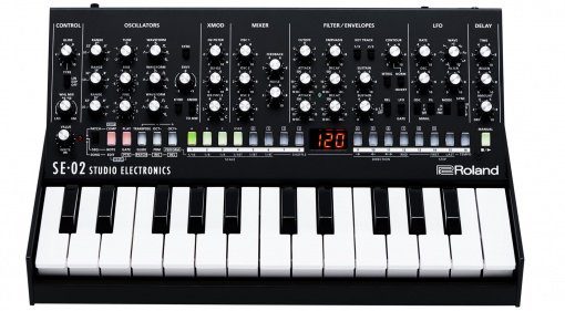 Roland SE-02 Analog Synthesizer MiniMoog Front Klaviatur