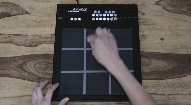 Zvukmachines Zvuk9 - neun mal Kaoss Pad als Controller?