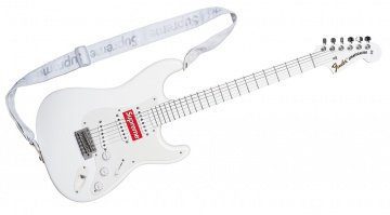 Fender Supreme Stratocaster Front