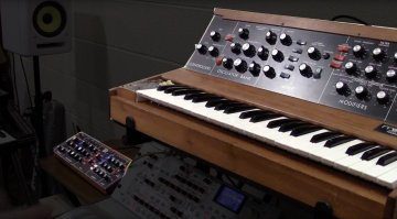 Moog Model-D Minimood vs Behringer D-Synth Synthesizer Shootout