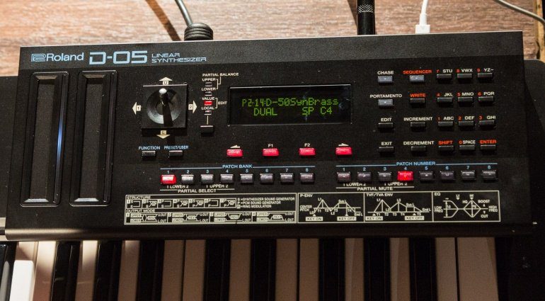 Roland D-05 - der legendäre Roland D-50 in mini ist da!