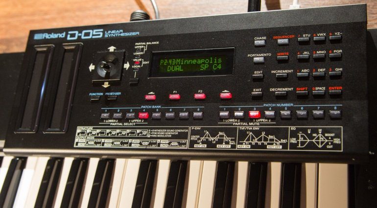 Roland D-05 - der legendäre Roland D-50 in mini ist da!