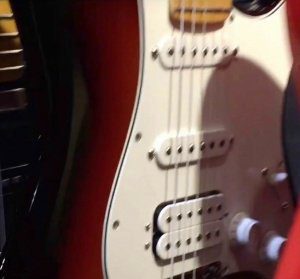 Fender Player Leak Stratocaster HSS