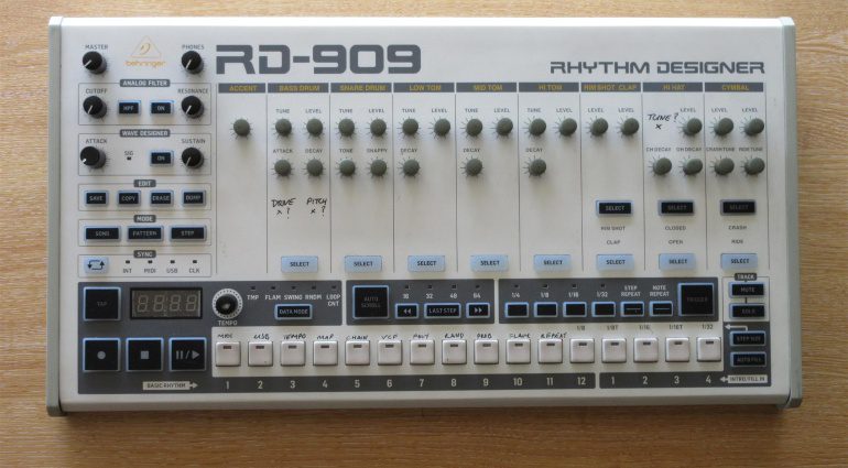 Behringer RD909