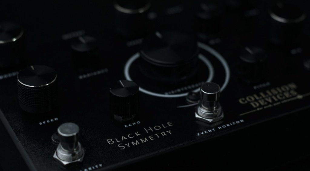 Collision Devices Black Hole Symmetry Pedal Effekt Fuzz Reverb Delay Close 1