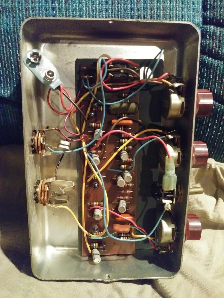 Ibanez Tone Machine Effekt PEdal Prototyp Interior