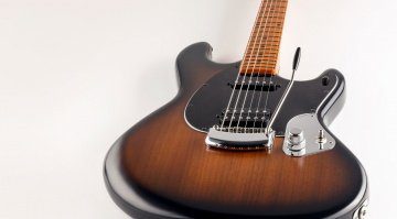 Ernie Ball Music Man StingRay Guitar Artist Series Dustin Kensrue Thrice Signature E-Gitarre Slant
