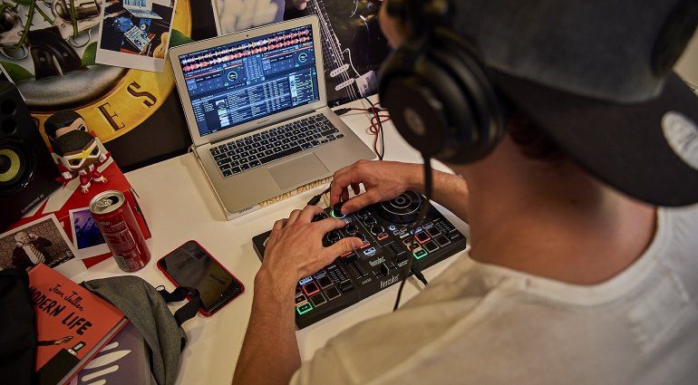 Hercules bringt neue DJ-Komplett-Pakete
