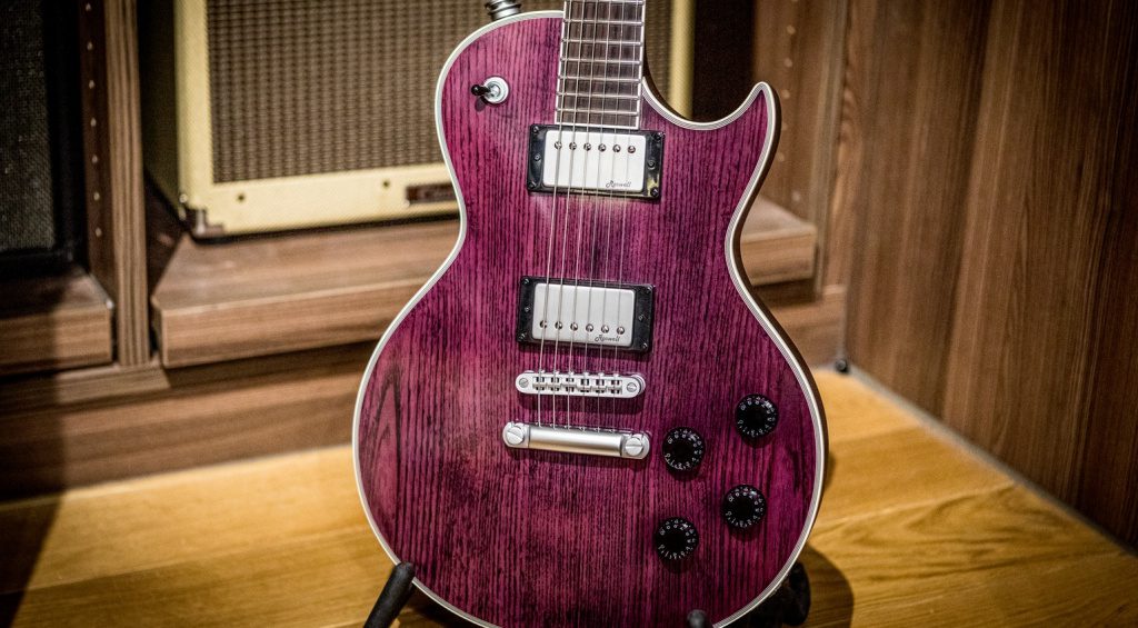 Die Deals der Woche präsentieren euch einige echte Schnäppchen! Es gibt PRS SE Custom-Gitarren und Harley Benton Agufish im Angebot.