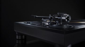 Limitierter Technics SL-1210GAE Turntable für 4499,- Euro