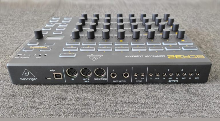 Behringer BCR32 Rückseite