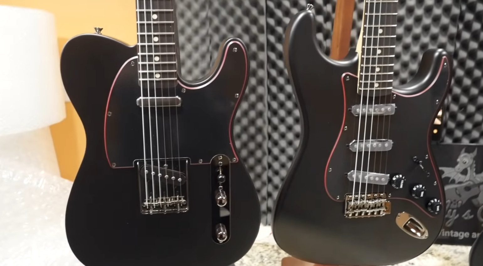 Fender Japan Limited Noir Special Edition Stratocaster Telecaster Trogly