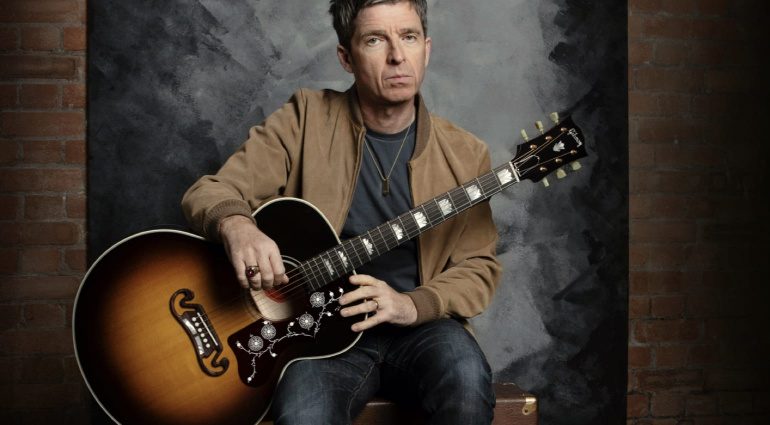 Noel-Gallagher-Gibson-J-150-acoustic-