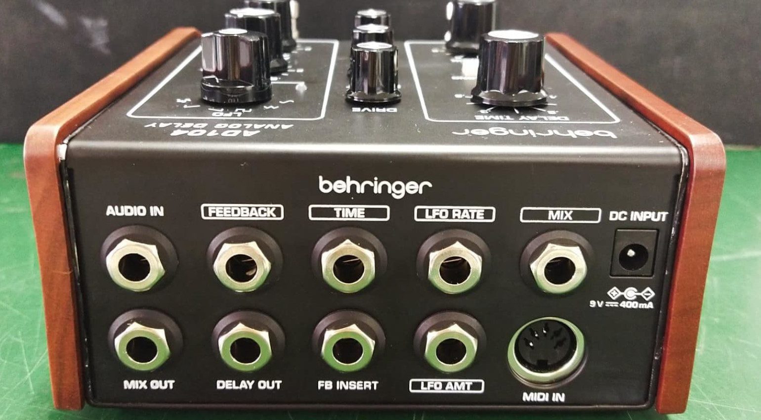 Behringer AD104 Analog Delay Prototyp Rueckseite