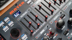 Angecheckt: Mayer EMI MD900 X-VA Desktop Synthesizer