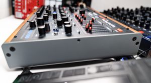 Angecheckt: Mayer EMI MD900 X-VA Desktop Synthesizer