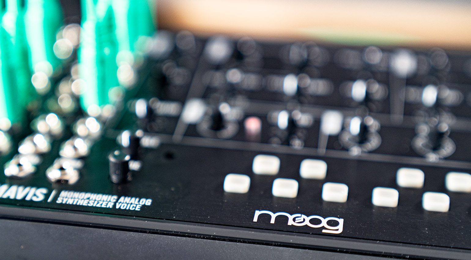 Angecheckt: Moog Mavis semi-modularer Synthesizer