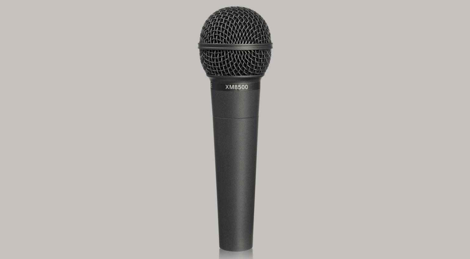 Behringer XM8500 - Das beste dynamische Gesangsmikrofon für Bühne und Studio