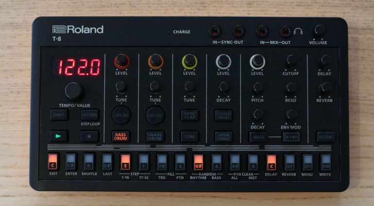 Angecheckt: Roland AIRA Compact T-8, J-6 und E-4