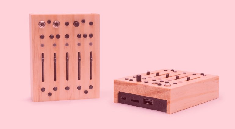 Critter & Guitari 5 Moons