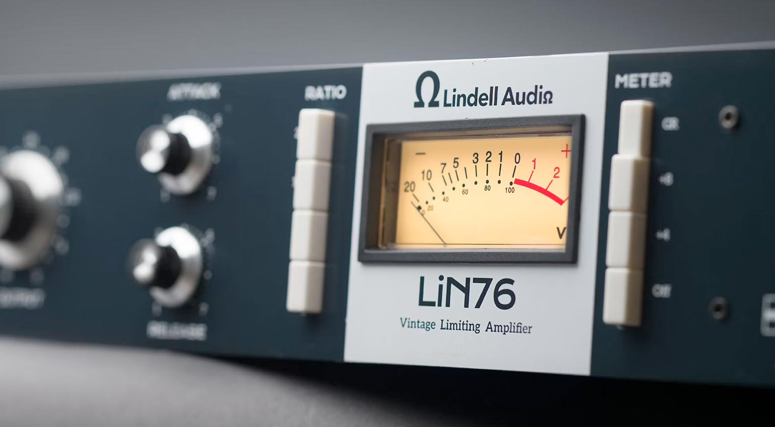Es gibt viele Emulationen und Nachbauten des berühmten UREI 1176 FET-Kompressors, hier im Bild der Lindell Audio LiN76