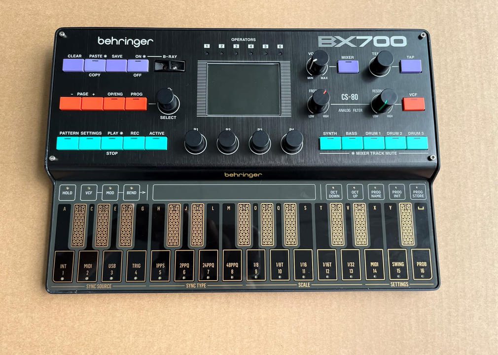 Behringer BX700