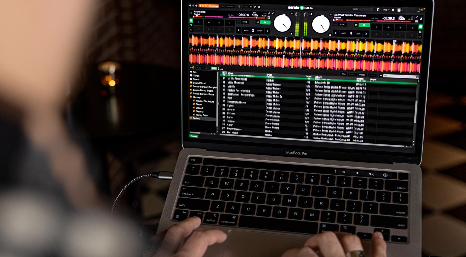 Serato DJ Lite gehört zum Lieferumfang, der Controller ist auch mit Serato DJ Pro kompatibel