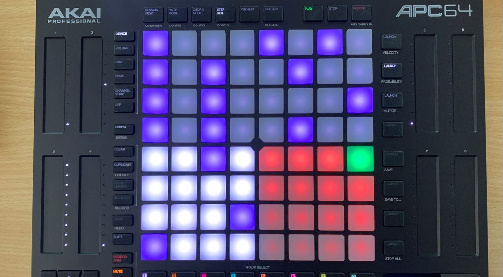AKAI APC64: Ableton Live Controller mit Sequencer – Angecheckt ...