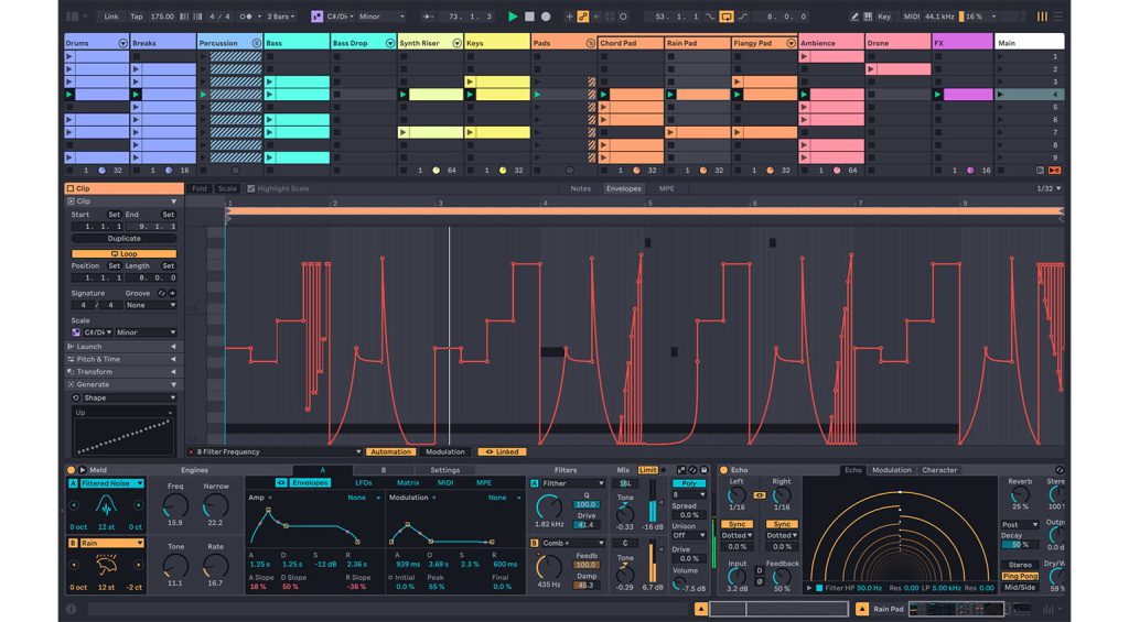 Mit der gestapelten Detail-Ansicht in Live 12 siehst du den Clip-Editor, Automations- und Geräteparameter gleichzeitig mit deinen Instrumenten, Effekten und Anwendungen