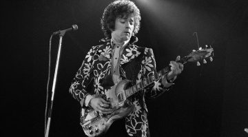 Legendäre E-Gitarre von Eric Clapton für über 1 Mio € versteigert!
