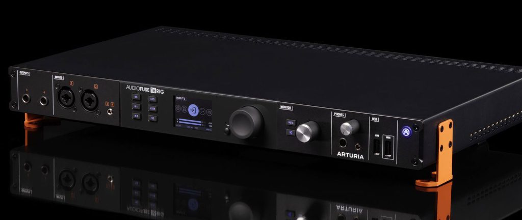 AudioFuse 16Rig kommt im 19-Zoll-Format, lässt sich aber auch gut auf einem Desktop platzieren