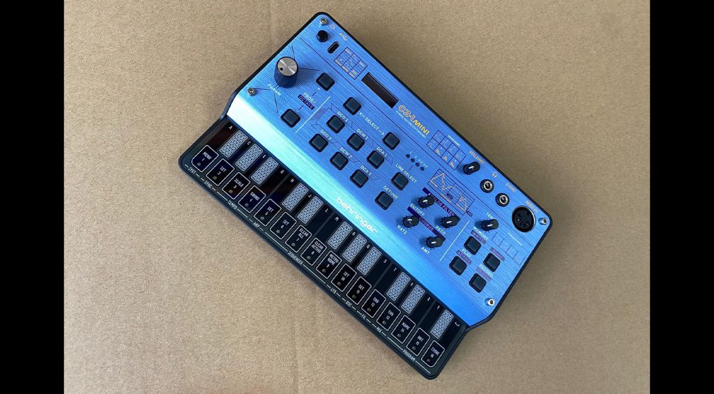 Behringer CZ-1 Mini Synthesizer