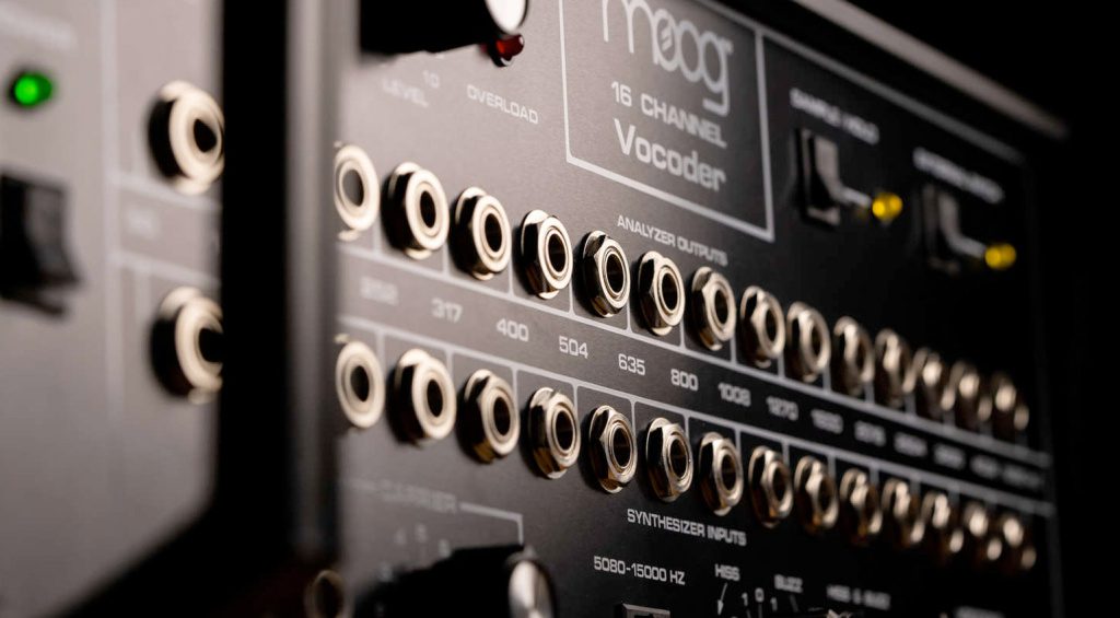 Die besten Vocoder Plugins: Auch den Moog 16 Channel Vocoder gibt es in der Original-Version als Emulation