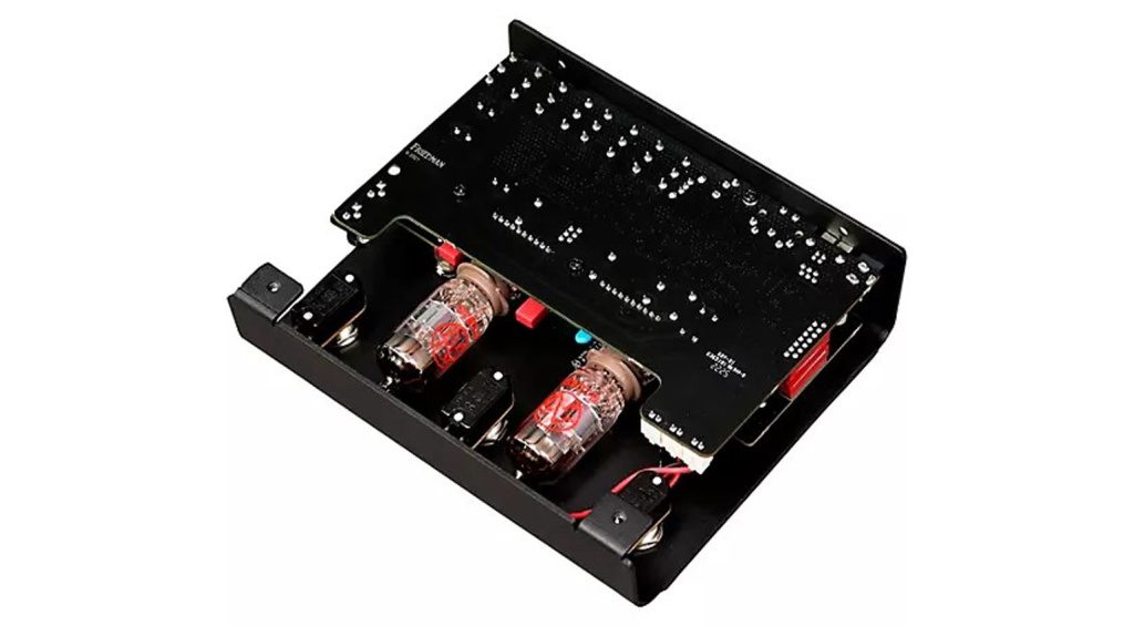 Friedman IR-D Zweikanal-Röhrenvorverstärker liefert den Friedman Twin Sister-Amp in a Box mit DSP IR Boxen-/Endstufen-Simulation.