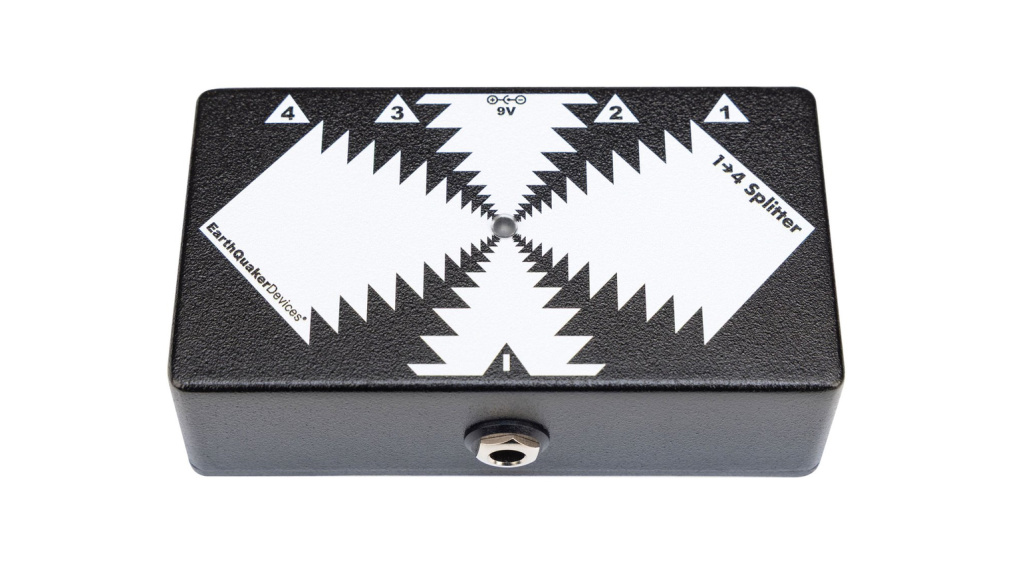 Earthquaker Devices hat sein Angebot an Utilities um zwei weitere Geräte erweitert. Der Four To One Mixer und der One To Four Splitter sind da!