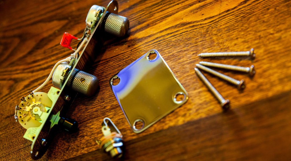 Gitarren-Modding: An die Elektronik!